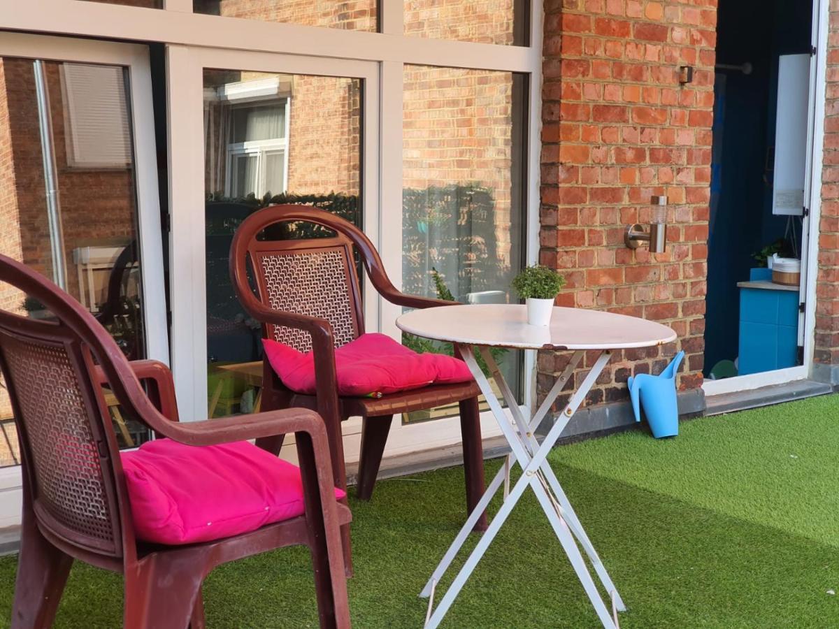 Ibiza Vibes Studio - Festive, Beach & Sun Atmosphere - Amazing Location In City Center Apartment Namur Exterior photo